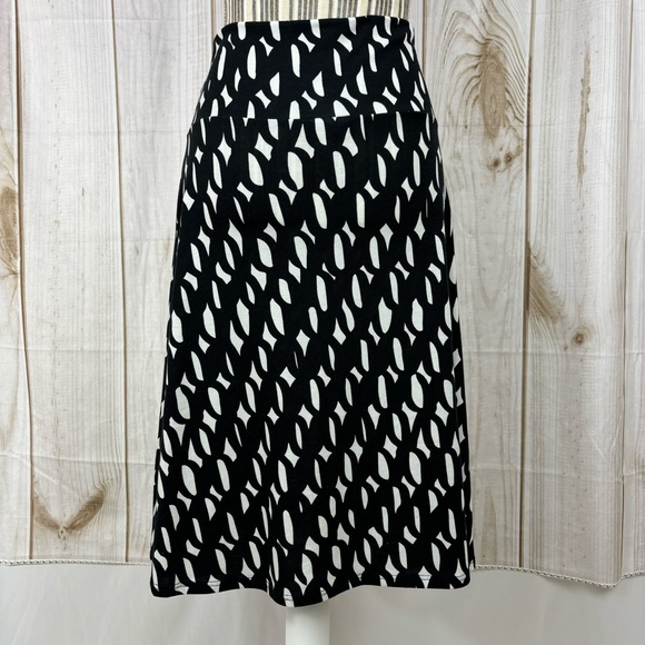 Lularoe Skirt Midi High Waist Flowy Comfort Black White Pattern Skirt Size Small - Picture 3 of 8